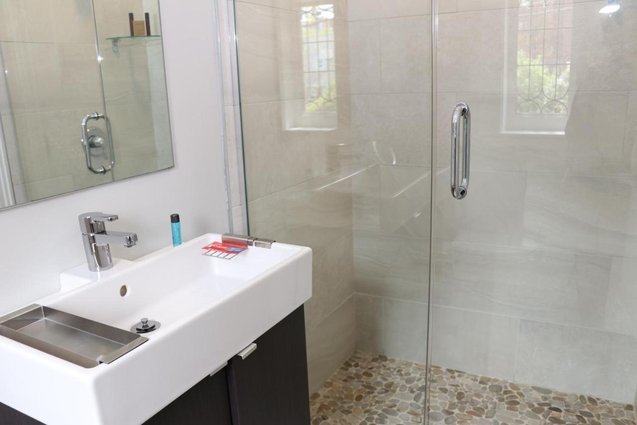A Stylish Stay W/ A Queen Bed, Heated Floors.. #18 Brookline Dış mekan fotoğraf