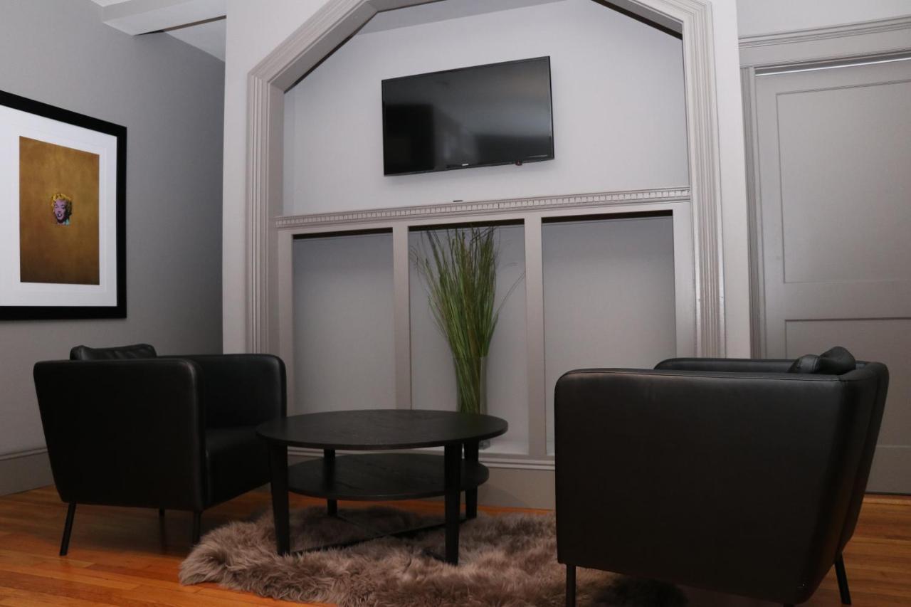 A Stylish Stay W/ A Queen Bed, Heated Floors.. #18 Brookline Dış mekan fotoğraf